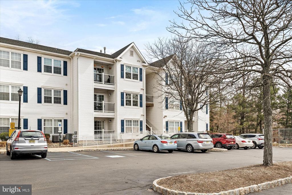 1125 WATERFORD DR, Edison, NJ 08817
