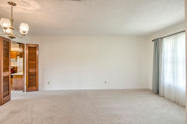 808 S Jefferson Street, Pilot Point, TX 76258