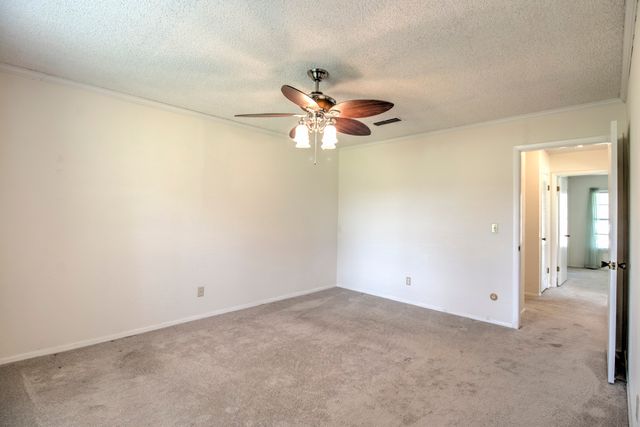 808 S Jefferson Street, Pilot Point, TX 76258