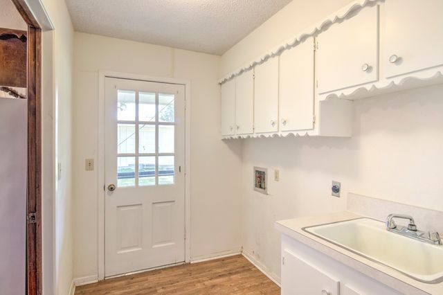 808 S Jefferson Street, Pilot Point, TX 76258