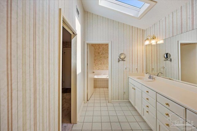 8871 Scenic Hills Dr, Pensacola, FL 32514