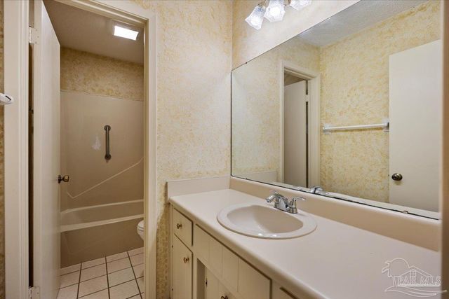 8871 Scenic Hills Dr, Pensacola, FL 32514