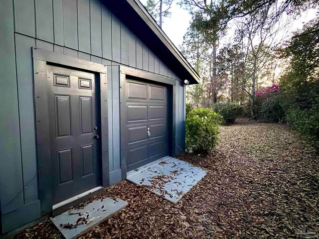 8871 Scenic Hills Dr, Pensacola, FL 32514