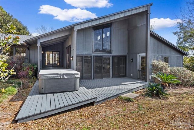 8871 Scenic Hills Dr, Pensacola, FL 32514