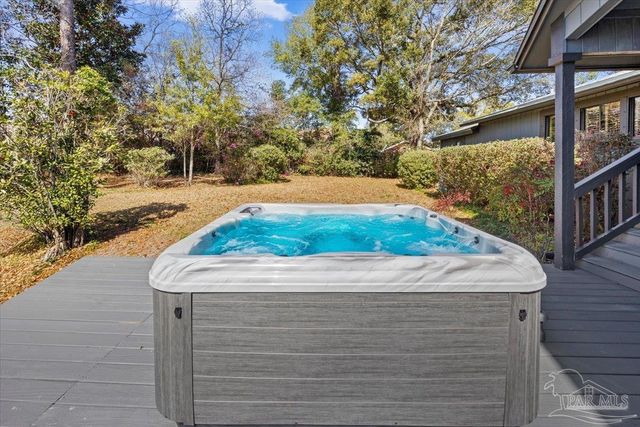 8871 Scenic Hills Dr, Pensacola, FL 32514