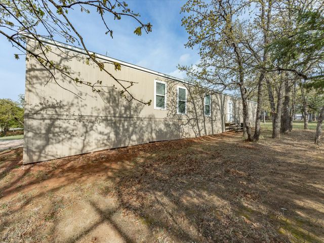 216 Catfish Trail, Bowie, TX 76230