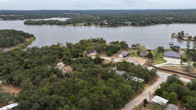 216 Catfish Trail, Bowie, TX 76230