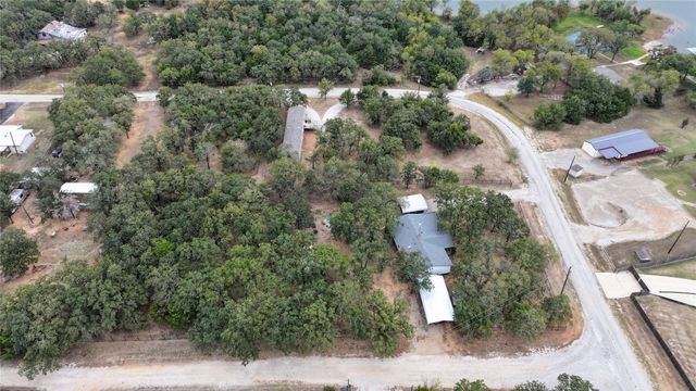 216 Catfish Trail, Bowie, TX 76230