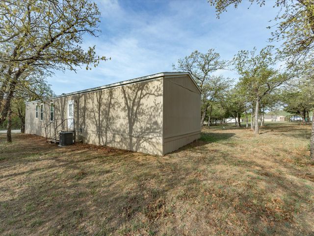 216 Catfish Trail, Bowie, TX 76230