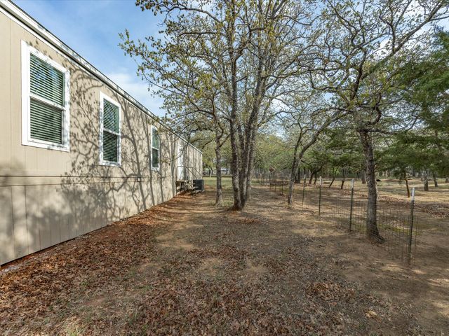 216 Catfish Trail, Bowie, TX 76230