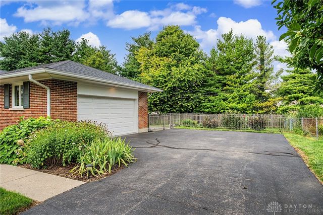 4139 Overland Trail, Kettering, OH 45429