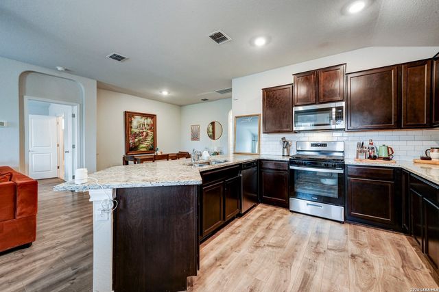 4766 Chalk Flts, San Antonio, TX 78253