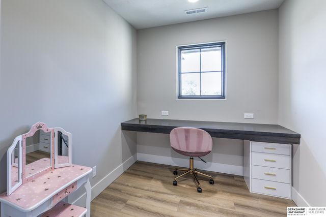 3319 S 212th Avenue, Elkhorn, NE 68022