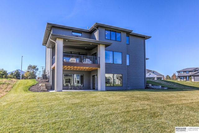 3319 S 212th Avenue, Elkhorn, NE 68022