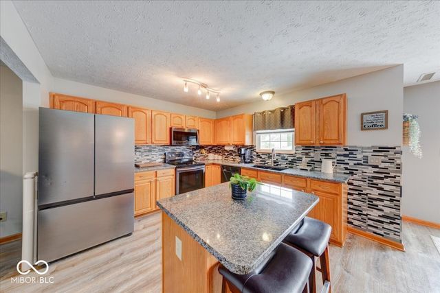 43 Pin Oak Court, Whiteland, IN 46184