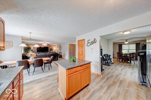 43 Pin Oak Court, Whiteland, IN 46184
