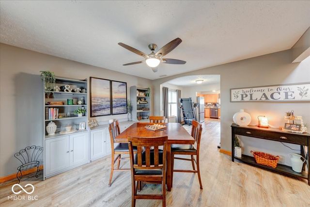 43 Pin Oak Court, Whiteland, IN 46184