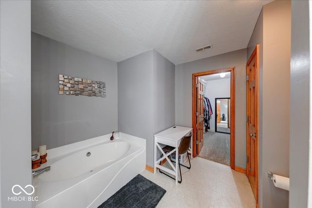 43 Pin Oak Court, Whiteland, IN 46184