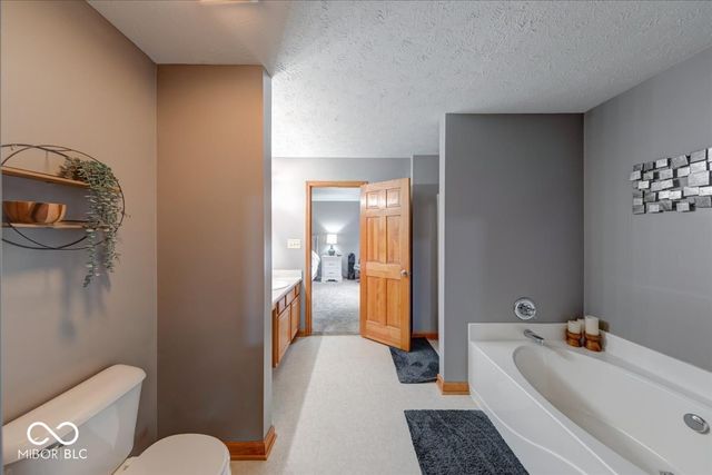 43 Pin Oak Court, Whiteland, IN 46184