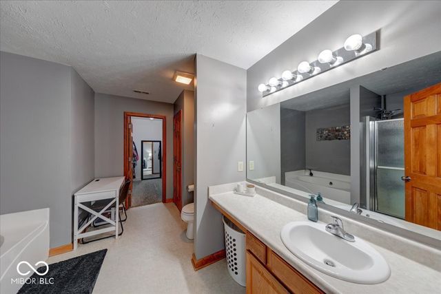 43 Pin Oak Court, Whiteland, IN 46184