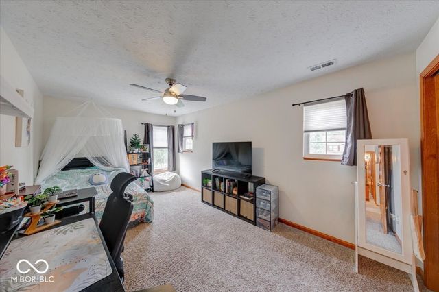 43 Pin Oak Court, Whiteland, IN 46184