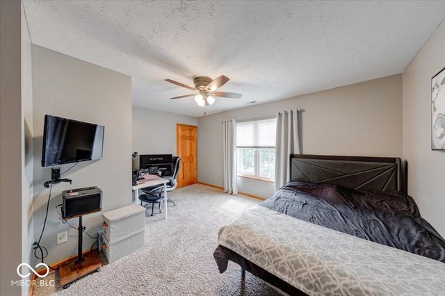 43 Pin Oak Court, Whiteland, IN 46184