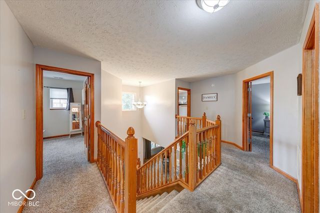 43 Pin Oak Court, Whiteland, IN 46184