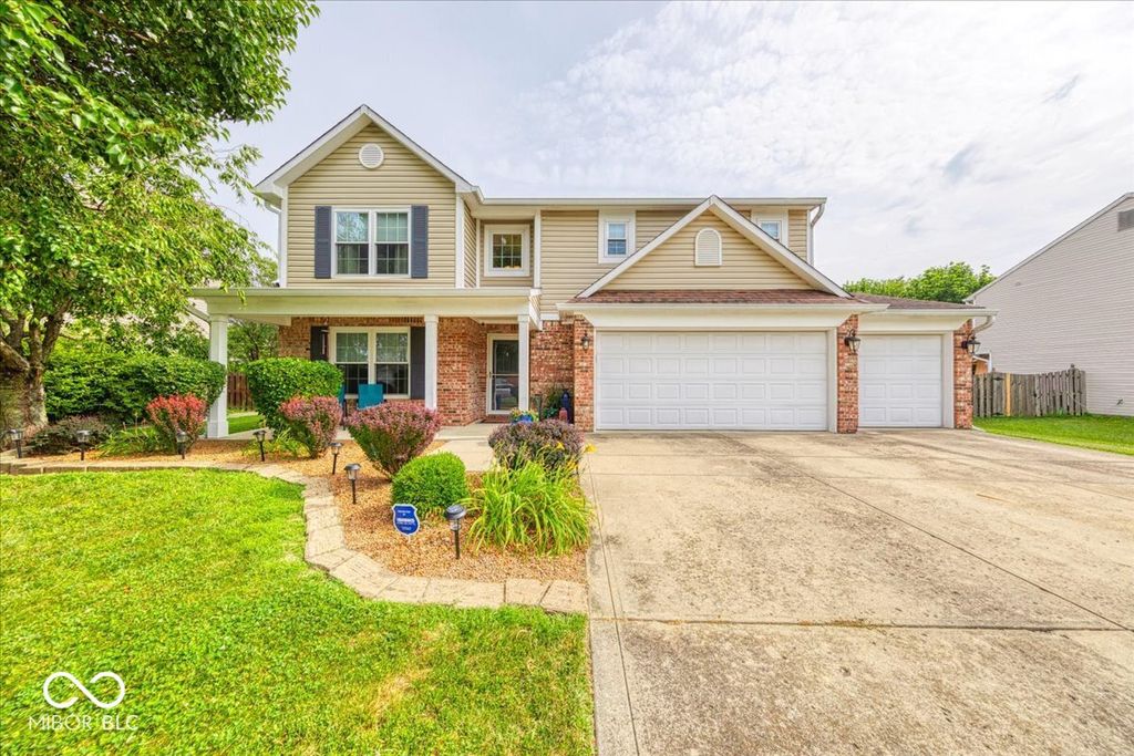 43 Pin Oak Court, Whiteland, IN 46184