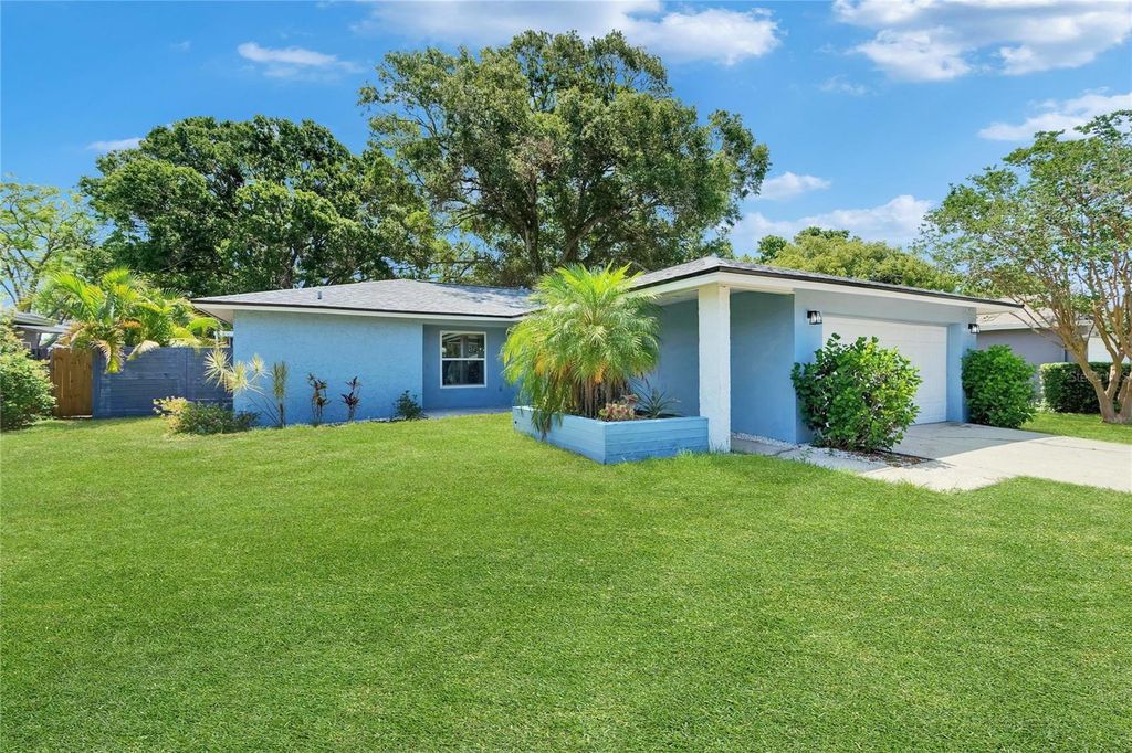 2552 BRAMBLEWOOD DRIVE W, Clearwater, FL 33763