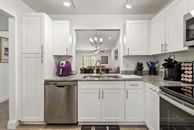 6721 Bridlewood Court, Boca Raton, FL 33433