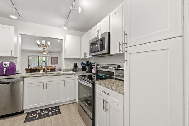 6721 Bridlewood Court, Boca Raton, FL 33433