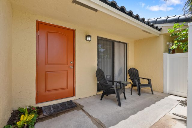 6721 Bridlewood Court, Boca Raton, FL 33433