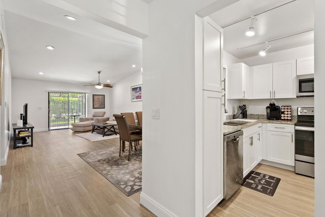 6721 Bridlewood Court, Boca Raton, FL 33433