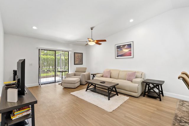 6721 Bridlewood Court, Boca Raton, FL 33433