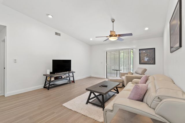 6721 Bridlewood Court, Boca Raton, FL 33433