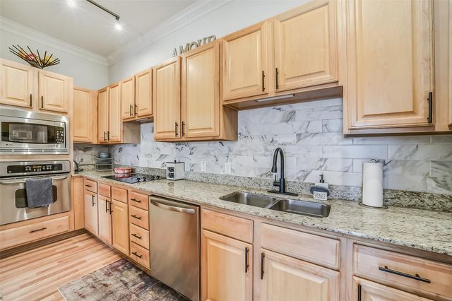 7134 Mapleridge Street 3C, Houston, TX 77081