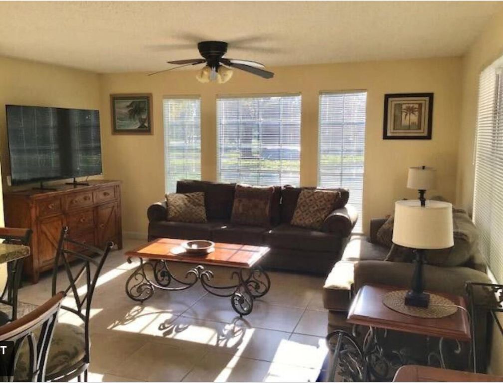 1055 Crystal Way A, Delray Beach, FL 33444