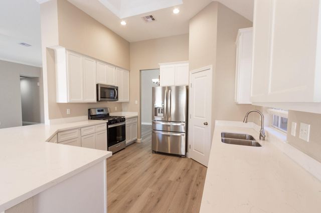 2408 Piney Woods Drive, Pearland, TX 77581