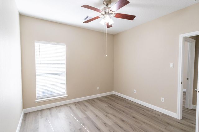 2408 Piney Woods Drive, Pearland, TX 77581