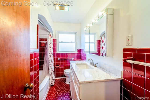 31954 Warren Road, Westland, MI 48185