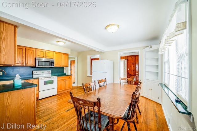 31954 Warren Road, Westland, MI 48185