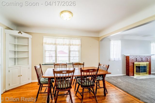 31954 Warren Road, Westland, MI 48185