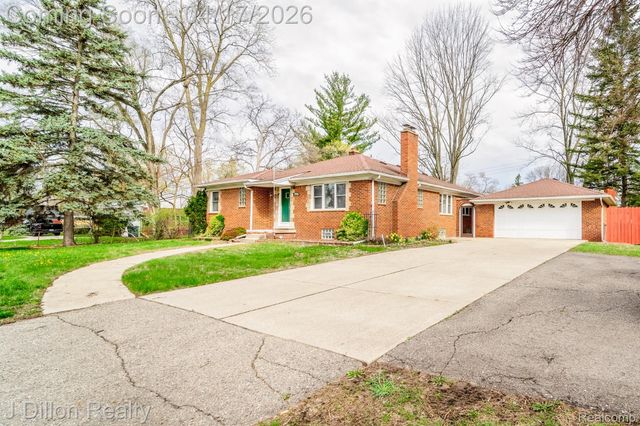 31954 Warren Road, Westland, MI 48185