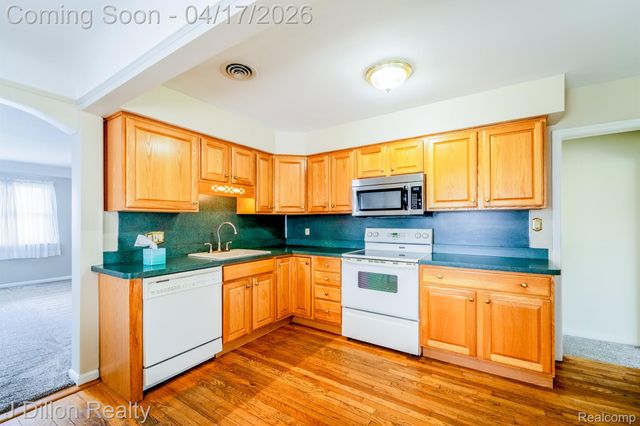 31954 Warren Road, Westland, MI 48185