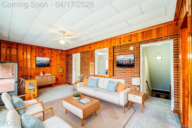 31954 Warren Road, Westland, MI 48185