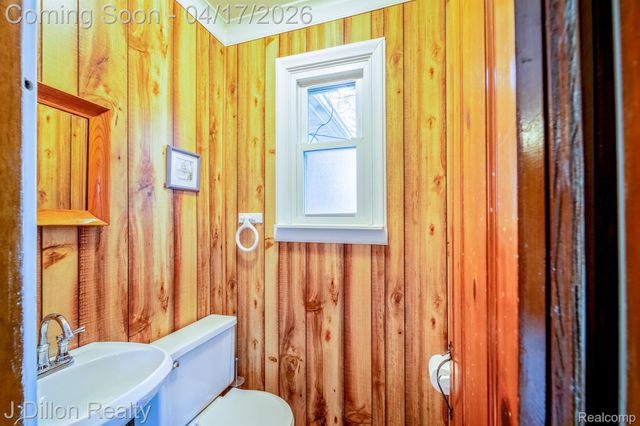 31954 Warren Road, Westland, MI 48185