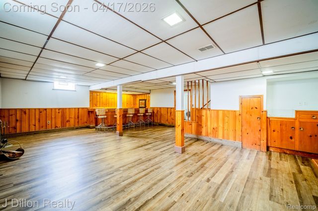 31954 Warren Road, Westland, MI 48185