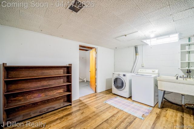 31954 Warren Road, Westland, MI 48185