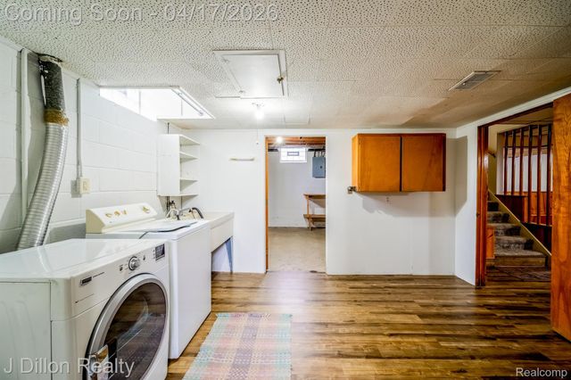 31954 Warren Road, Westland, MI 48185