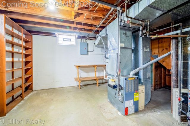 31954 Warren Road, Westland, MI 48185